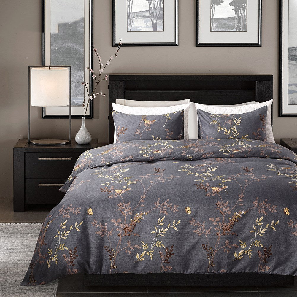 Luxury bedding set with duvet cover and bed quilt